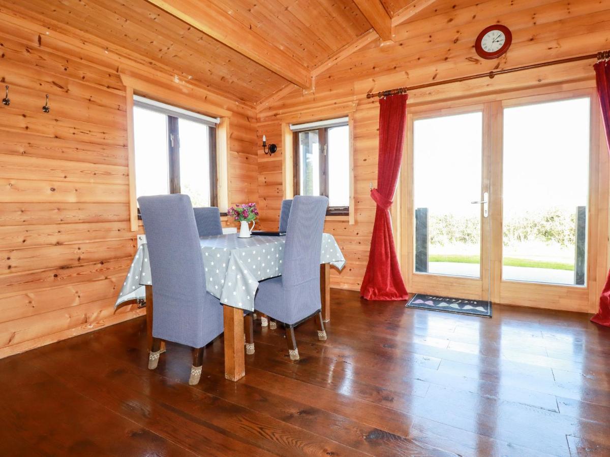 בודמין Willow Lodge מראה חיצוני תמונה