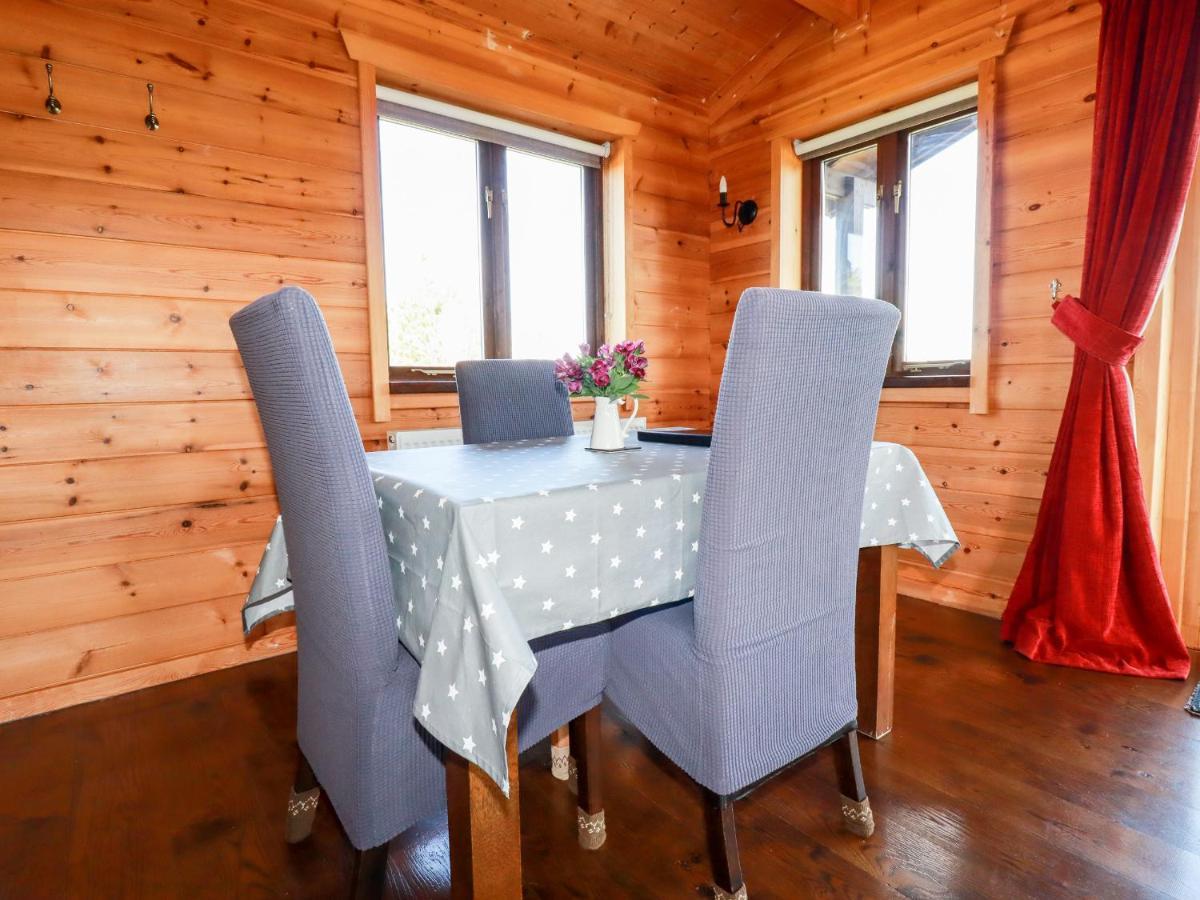 בודמין Willow Lodge מראה חיצוני תמונה
